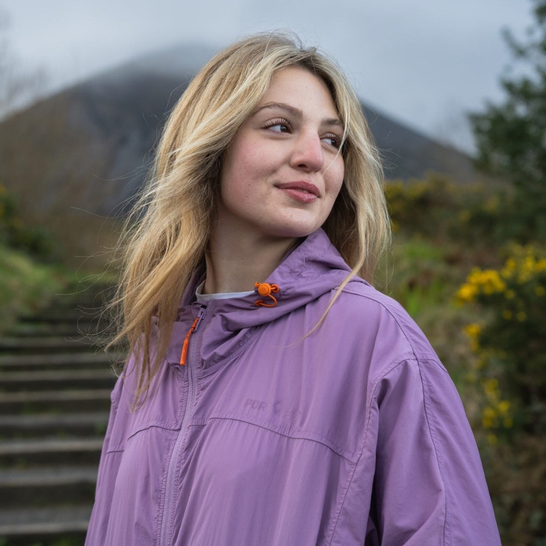 Portwest Pakka Women’s Packable Waterproof Jacket | Portwest | Portwest - The Outdoor Shop