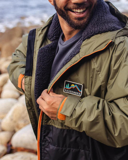 Roaming Recycled Sherpa Lined Changing Robe | Passenger | Portwest - The Outdoor Shop