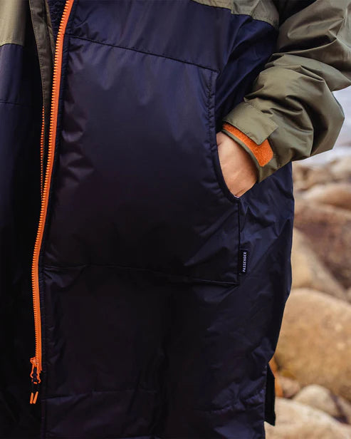 Roaming Recycled Sherpa Lined Changing Robe | Passenger | Portwest - The Outdoor Shop