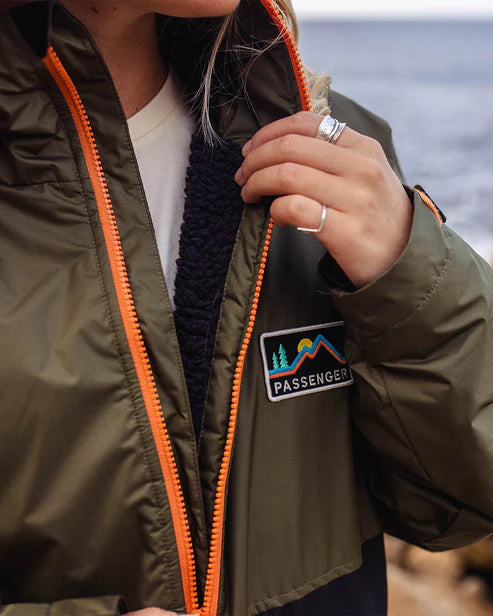 Roaming Recycled Sherpa Lined Changing Robe | Passenger | Portwest - The Outdoor Shop