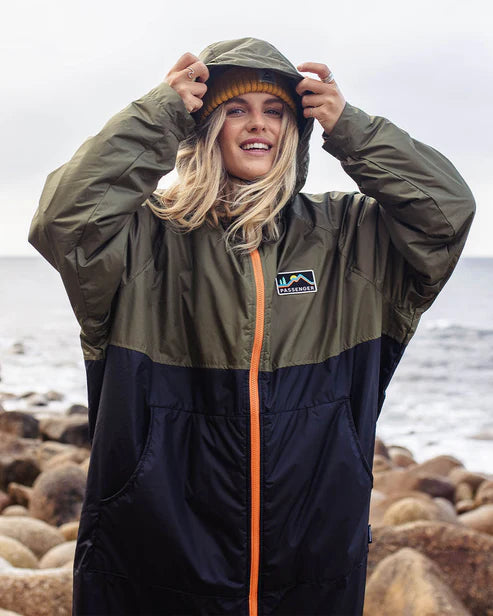 Roaming Recycled Sherpa Lined Changing Robe | Passenger | Portwest - The Outdoor Shop