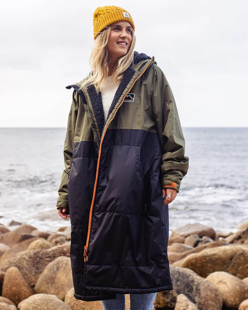 Roaming Recycled Sherpa Lined Changing Robe | Passenger | Portwest - The Outdoor Shop