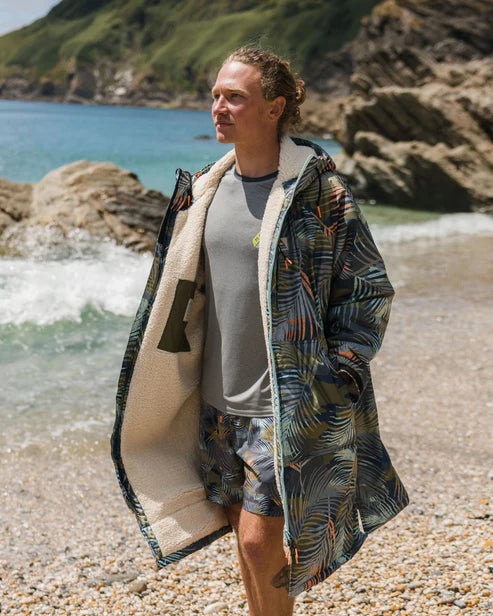 Waves Recycled Sherpa Lined Changing Robe | Passenger | Portwest - The Outdoor Shop