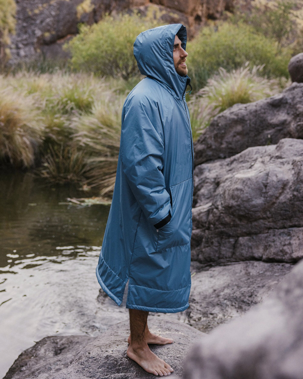 Escapism Recycled Sherpa Lined Changing Robe | Passenger | Portwest - The Outdoor Shop