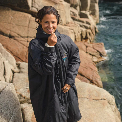 Escapism Recycled Sherpa Lined Changing Robe | Passenger | Portwest - The Outdoor Shop