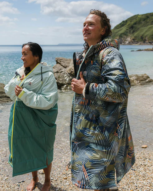 Waves Recycled Sherpa Lined Changing Robe | Passenger | Portwest - The Outdoor Shop