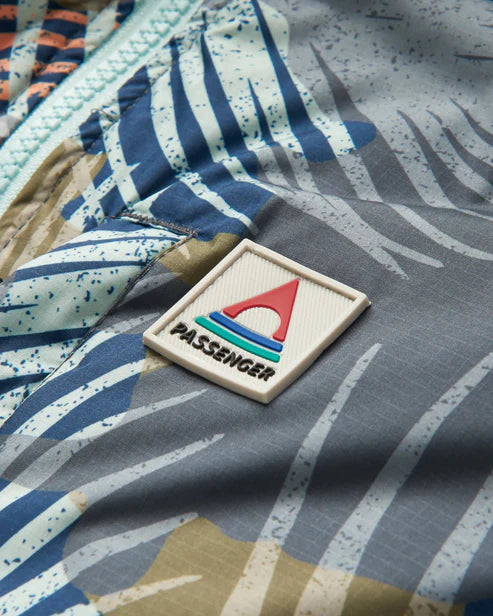 Waves Recycled Sherpa Lined Changing Robe | Passenger | Portwest - The Outdoor Shop