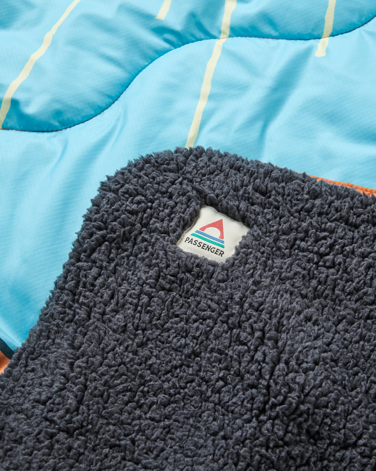 Passenger Cabin Recycled Sherpa Blanket | Passenger | Portwest - The Outdoor Shop
