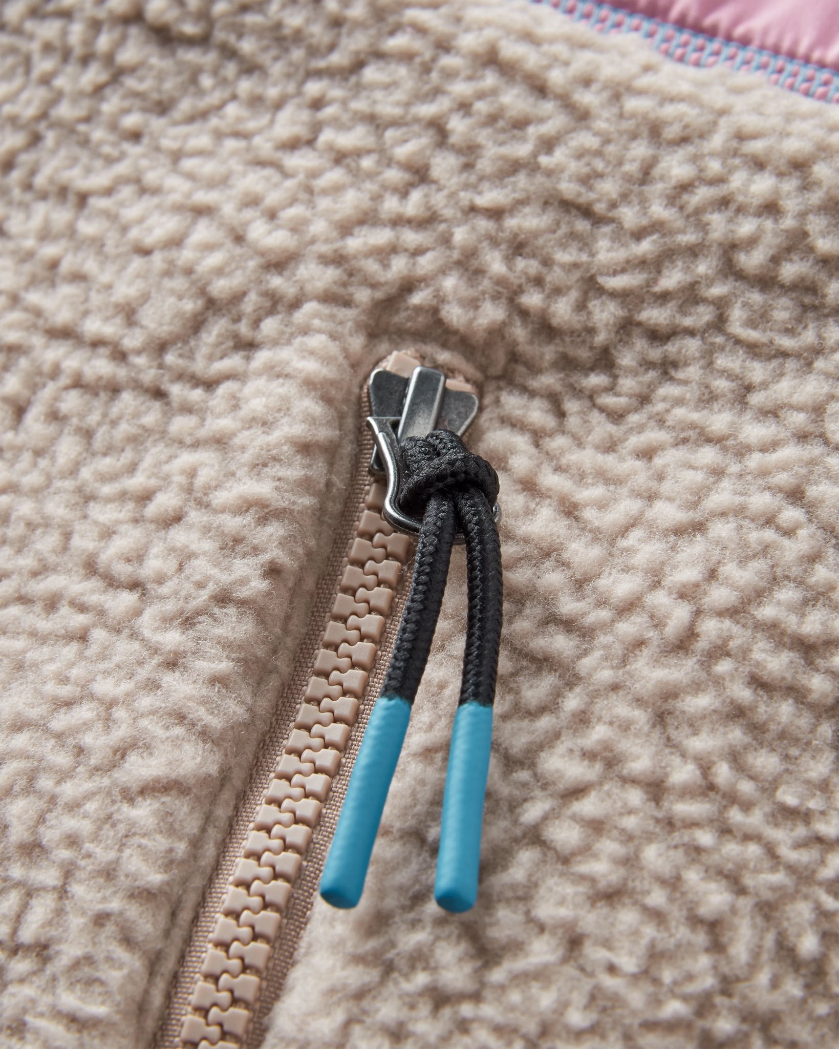 Passenger Women's Fairbanks Sherpa Gilet