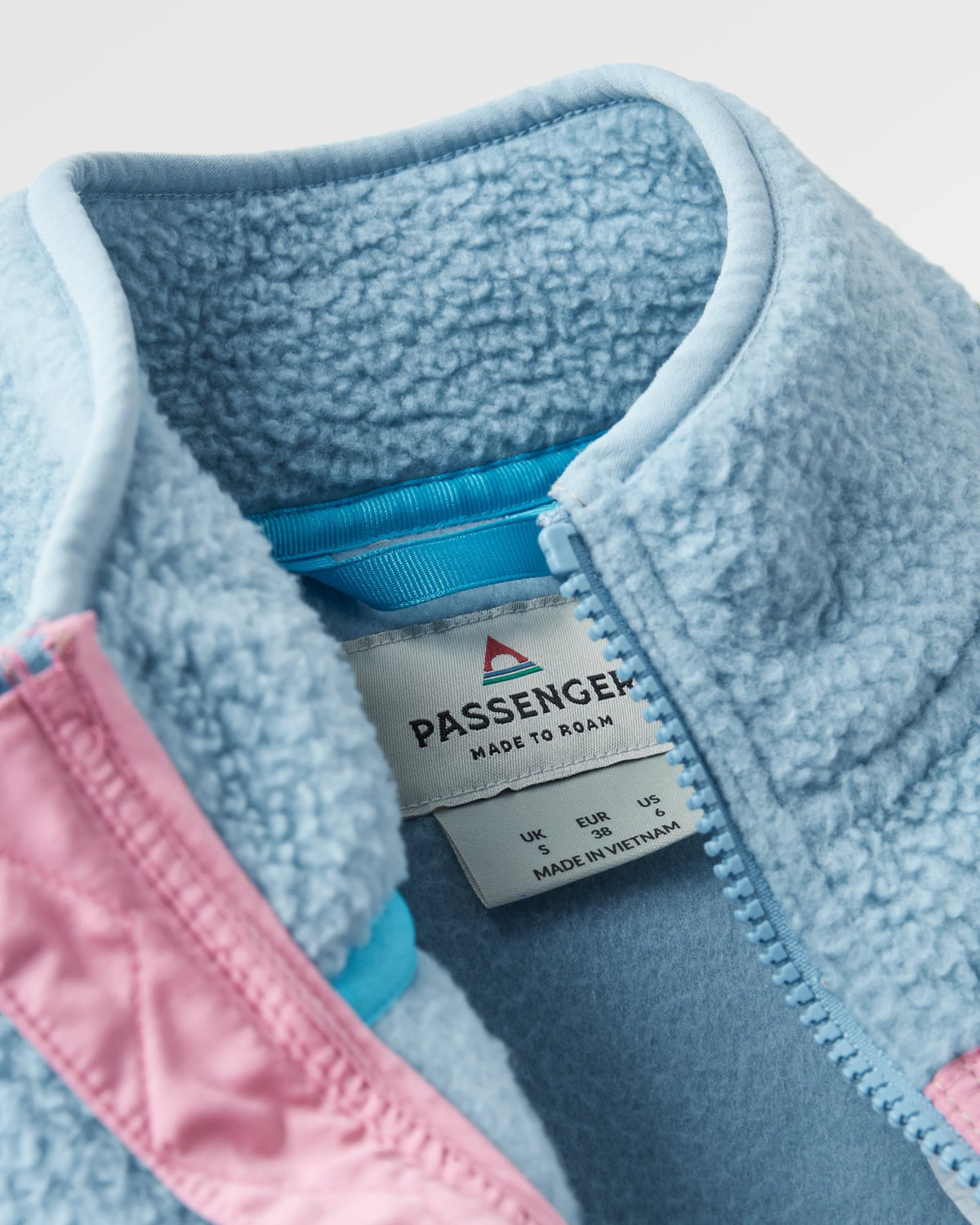 Passenger Women's Fairbanks Sherpa Gilet