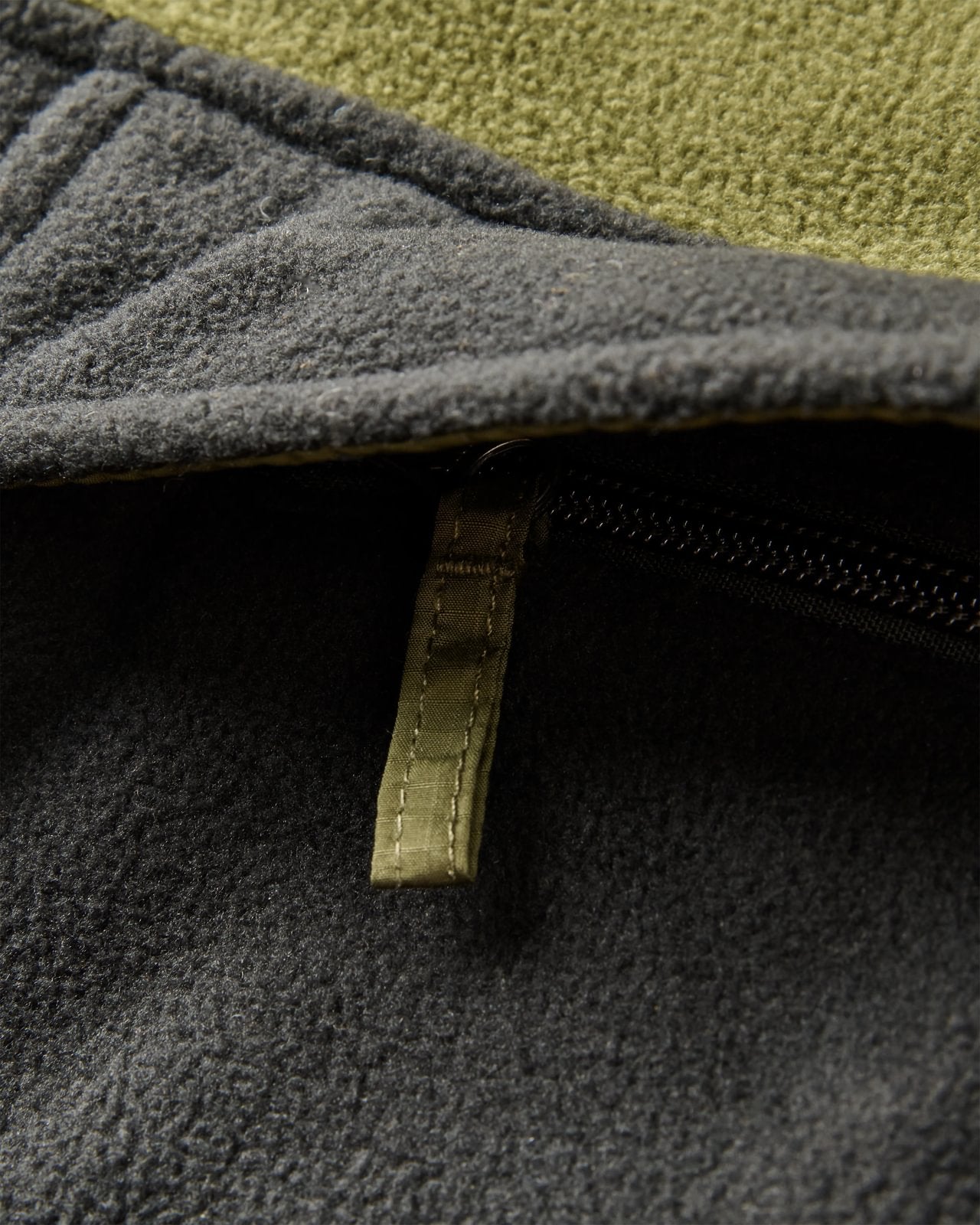 Passenger Woodland Hooded 1/2 Zip Recycled Polar Fleece | Passenger | Portwest - The Outdoor Shop