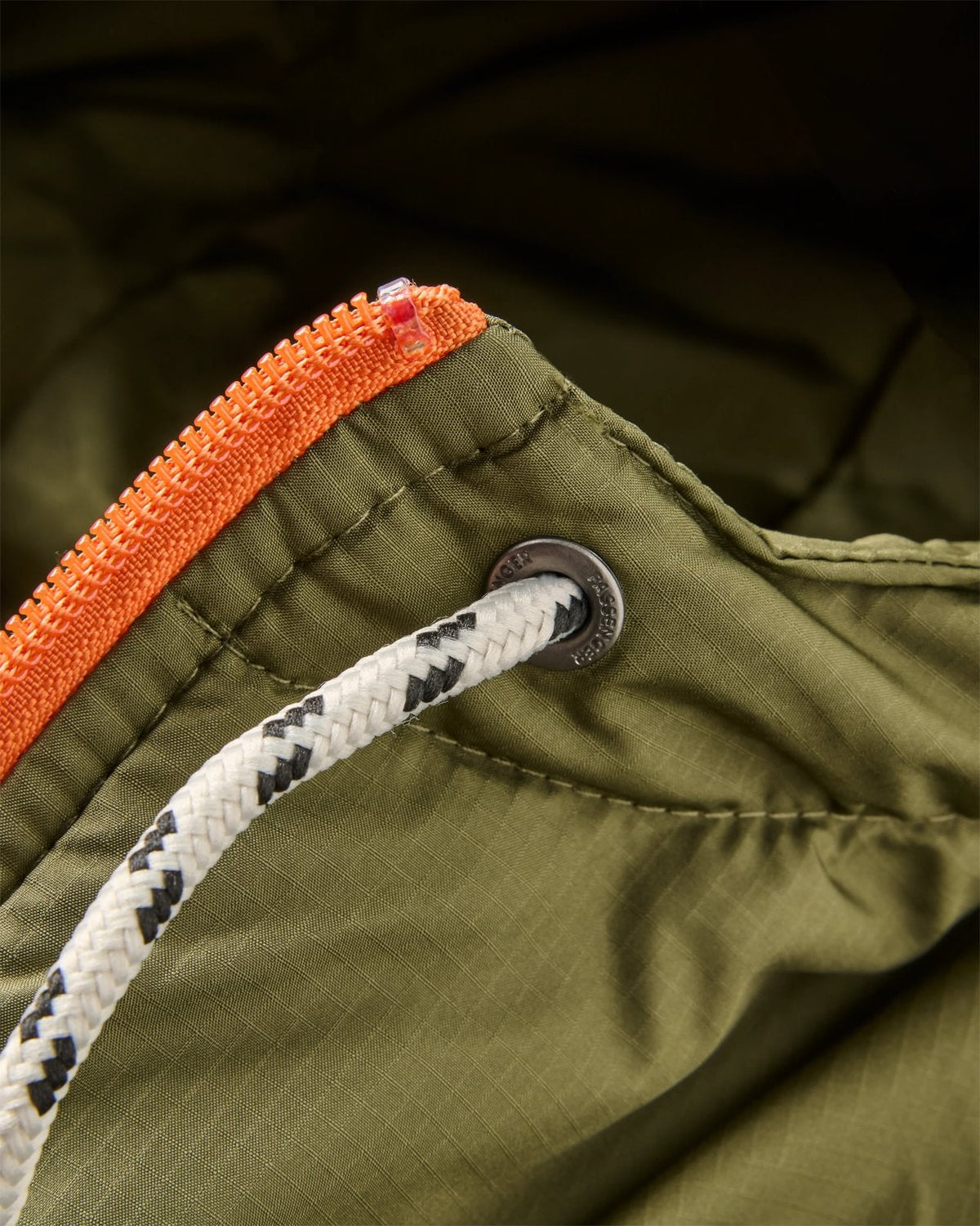 Passenger Woodland Hooded 1/2 Zip Recycled Polar Fleece | Passenger | Portwest - The Outdoor Shop