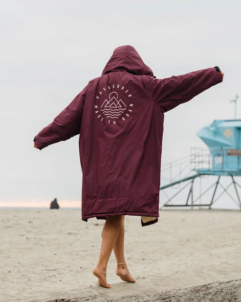 Escapism Recycled Sherpa Lined Changing Robe | Passenger | Portwest - The Outdoor Shop