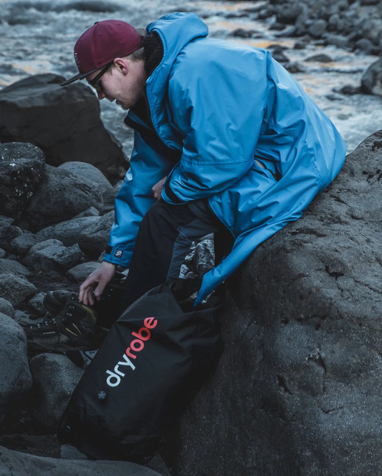 Waterproof Compression Travel Bag | Dryrobe | Portwest - The Outdoor Shop