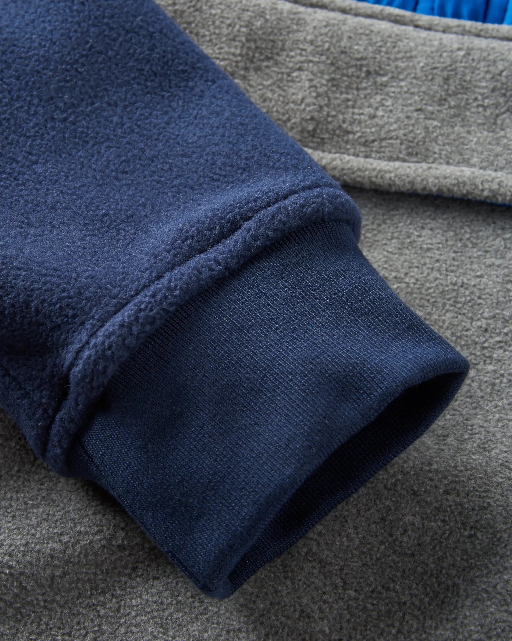 Woodland Hooded 1/2 Zip Recycled Polar Fleece | Passenger | Portwest - The Outdoor Shop