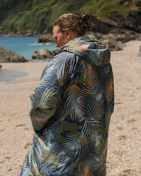 Waves Recycled Sherpa Lined Changing Robe | Passenger | Portwest - The Outdoor Shop
