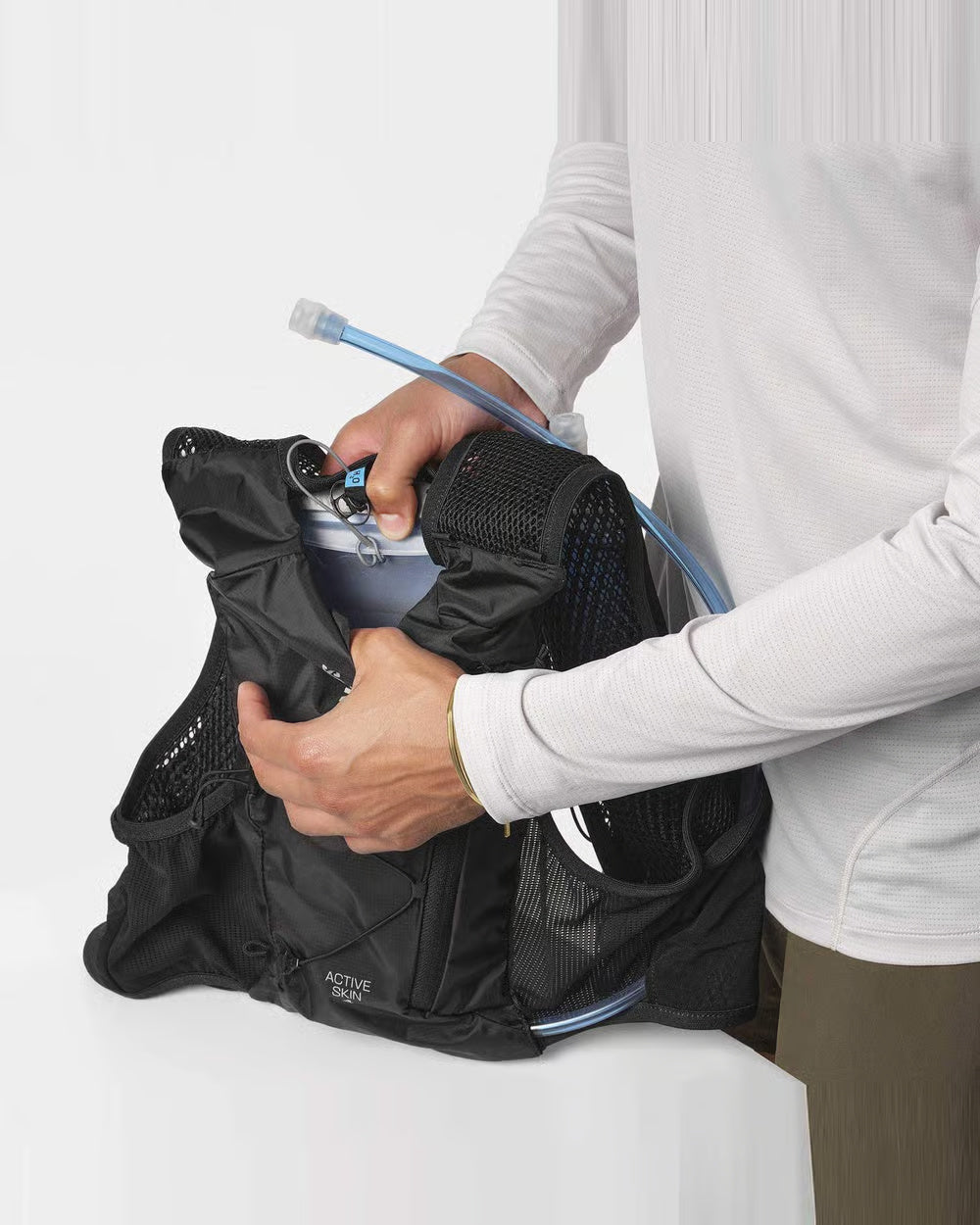 Salomon ACTIVE SKIN 4 Unisex Running Hydration Vest (with flasks included) | Salomon | Portwest - The Outdoor Shop