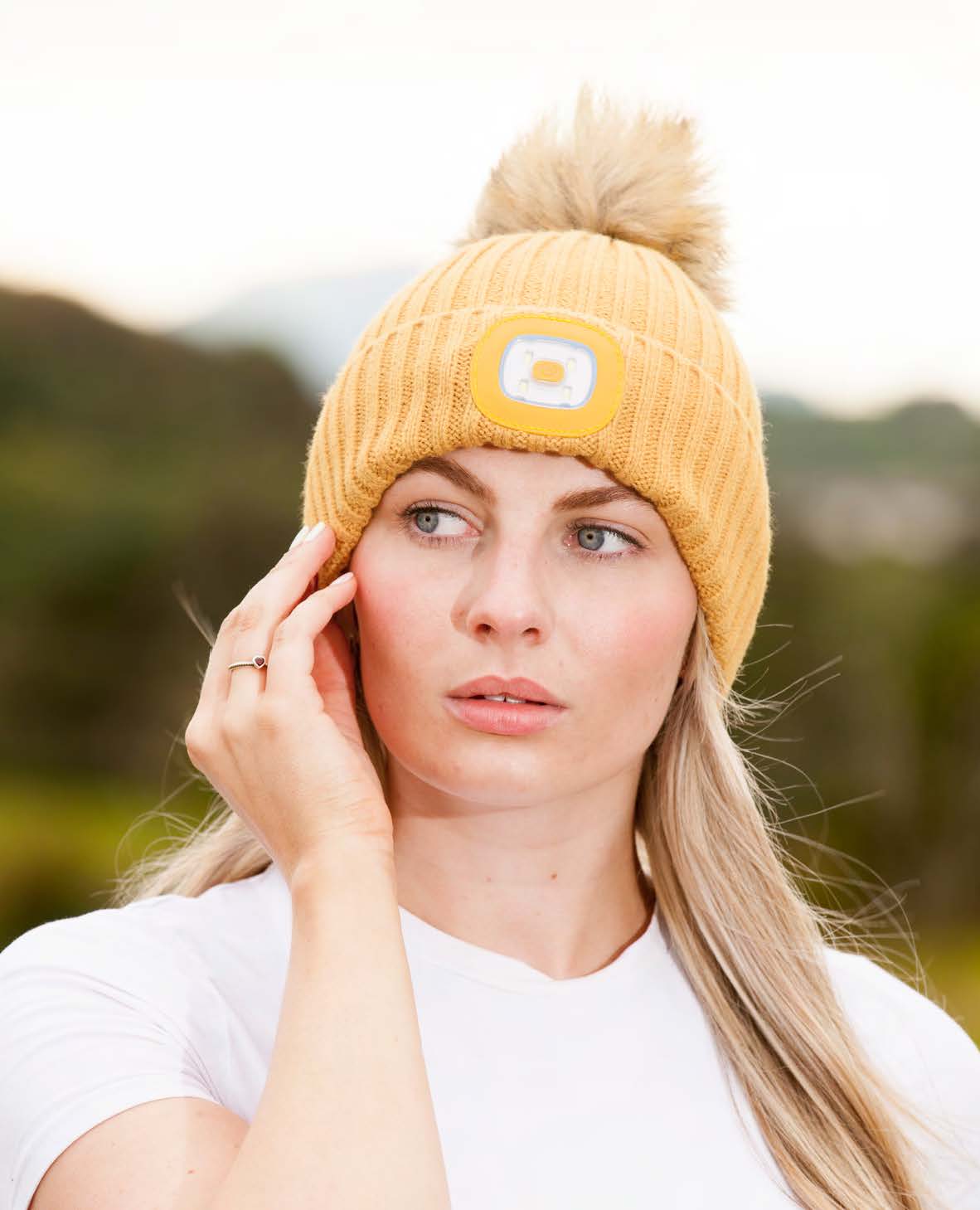 Portwest Womens Doolin LED Pom Pom Beanie Hat | PORTWEST | Portwest Ireland